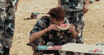 乌海男子吃瓜事件视频,一场引发网友热议的“瓜”界奇观