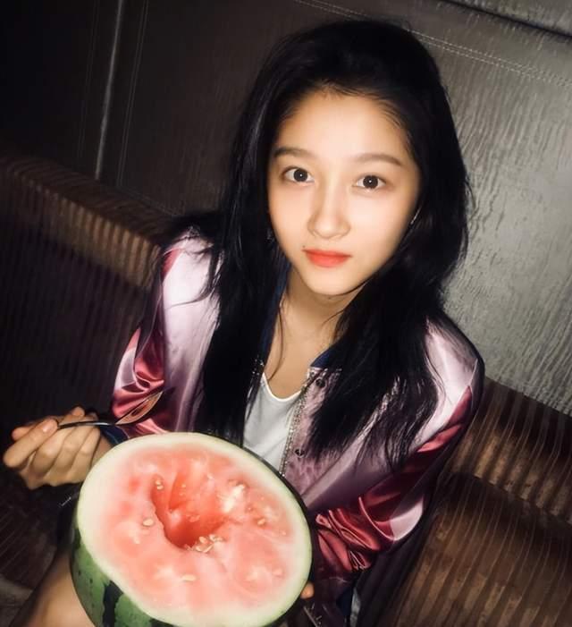 吃瓜男友拍照视频大全下载,趣味瞬间，欢乐分享